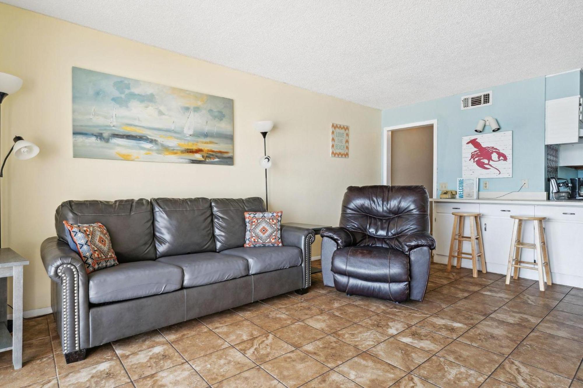 The Summit 727 Apartment